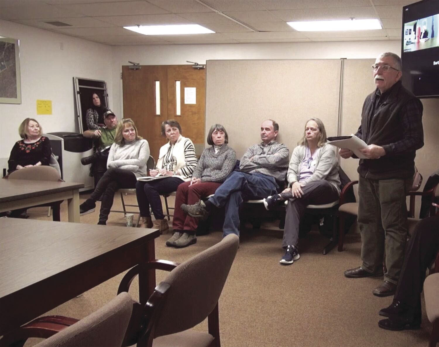 Former county nursing home head backs Cain